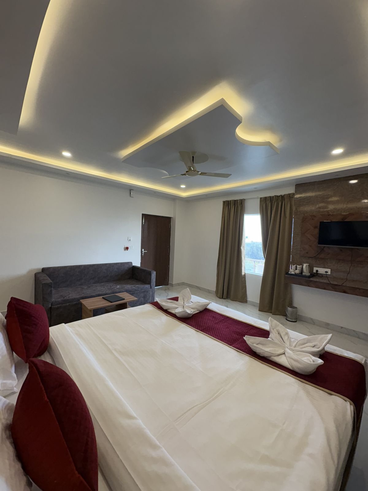 Spacious guest rooms – family resort in Mandarmani